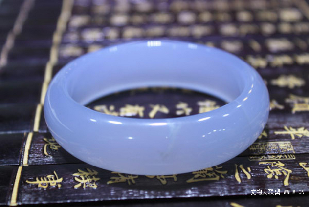 图解土耳其蓝玉髓与台湾蓝玉髓的颜色区别