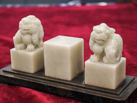 杨谢龙石（去懒）印章