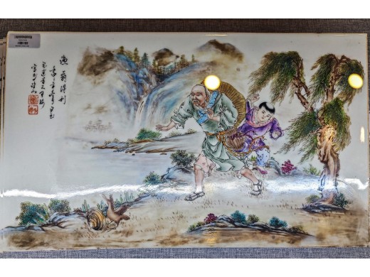 王琦款浅洚彩渔翁得利瓷板